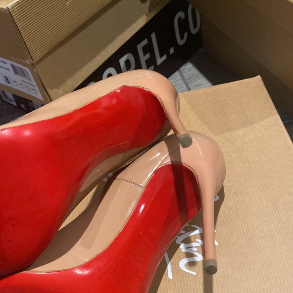 nude So Kate CL - Picture 4 of 7